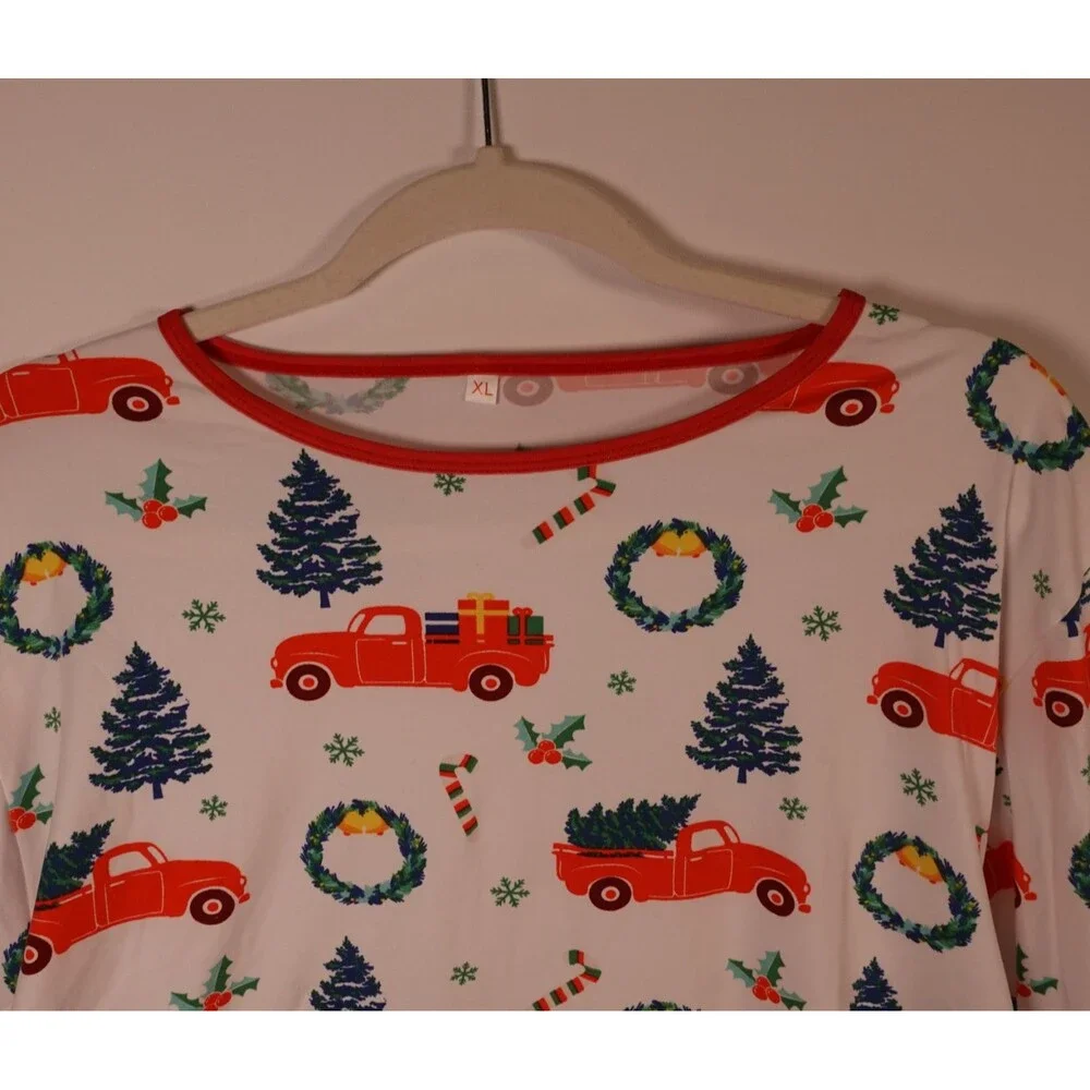 Christmas Pajamas 2 Piece Set Women's Size XL Super Soft White Red Truck Green